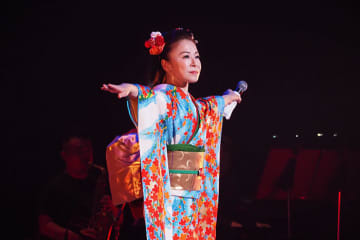岩本公水、地元・秋田で30周年記念コンサートを開催！　1000人の観客を前に最新曲『瀧の恋歌』ほか19曲を披露