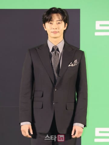 俳優パク・ソジュンの寄付のおかげで脳腫瘍の手術…患者家族が手書きの手紙