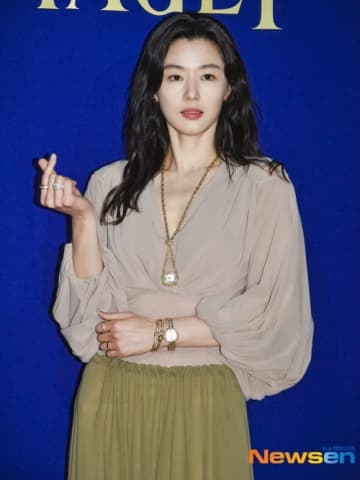 【PHOTO】チョン・ジヒョン＆キム・ソヒョンら、ブランド「Piaget」イベントに出席