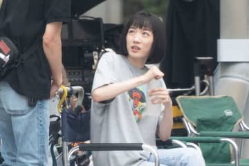 “一曲お聞きください”連発に関係者苦笑…永野芽郁　不倫報道直後の生放送で起きた“異変”