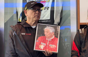 トヨタ「GRヤリス」がニュル4時間耐久レース完走、豊田章男会長は「もっといいクルマづくりはここで新たなスタートをする」と24時間への思いを語る
