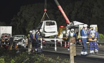 逆走車、IC出た直後再び進入か　栃木の東北道、3人死亡多重事故