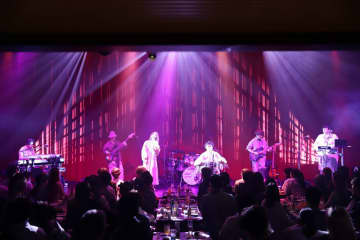 ＜ライブレポート＞sasakure.UK率いる有形ランペイジ、初のビルボードライブ公演開催――超絶技巧のアンサンブルで魅せた“有異義な時間”