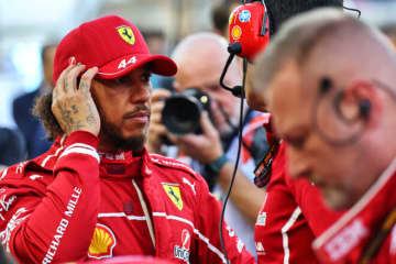 「彼を見ると、あれほど勝ち続けた理由がわかる」7度のF1王者ハミルトンがフェラーリに与える影響は結果だけにとどまらず