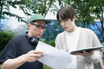 NCT・ジェヒョン、映画初主演の貴重なメイキング解禁　『6時間後に君は死ぬ』真剣な表情から笑顔まで