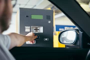 【値上げ】4月から「成田空港」の駐車場料金が、24時間「530円→1000円」に値上げ!? 6日目以降は要注意！ ほか空港の駐車場料金も値上げされてる？「割引制度」もあわせて確認