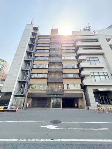 クレール平河町 5階｜「永田町」駅徒歩3分で利便性抜群・国の重要機関に囲まれ安心感の高い立地。青山通りの桜並木ビューの3方角部屋