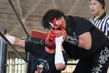 【FMWE】万博で活況の大阪にグレート・ニタ出現。スピニング・トーホールドを毒霧で逆転！