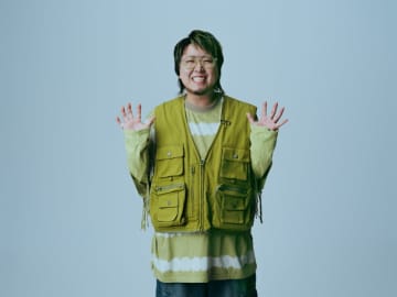 こっちのけんと、自身初のCD作品に「けっかおーらい」英語バージョンなど収録