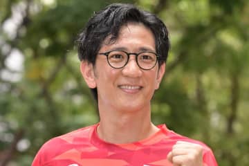 人気芸人が「いつか必ず乗りたい」憧れるも叶わなかった1台と対面　国産の高級車に「かっけー」大興奮
