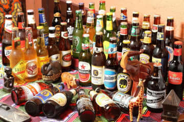 世界一周旅ダイニングPUSHUPが夏に向けて「世界のビール40種飲み放題」を開始！