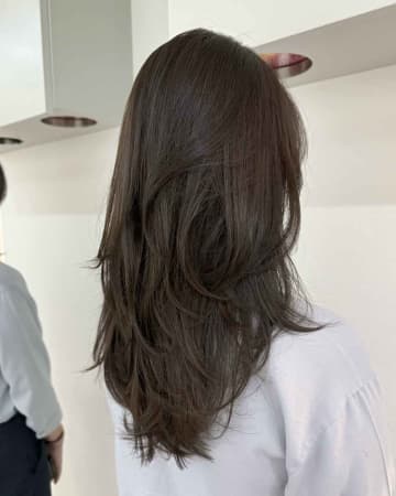 ナチュラルな色気♡【レイヤーカット】で長さは変えずに大人のイメチェン！