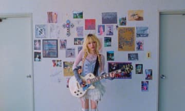 ブランデー戦記、新曲「Fix」MVで“愛の本質”を描く