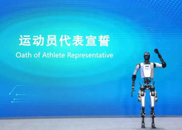 SF感満載、中国江蘇省で第1回AIロボット運動会開催