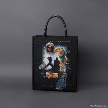 サマンサからスター・ウォーズ ep1～6のキービジュトートが登場！　裏側は「遠い昔、はるか彼方の銀河系で…」のオープニングクロール