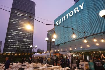 都会で働く大人のオアシス…大阪でサントリー屋上ビアガ、今年も