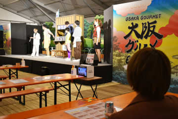 大阪の６カ月ぶっ通しグルメ祭に潜入！ 食×お笑いでコスパ最高だった