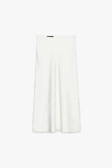 大人だから似合う！【ZARA】の「白系スカート」が見逃せない♡