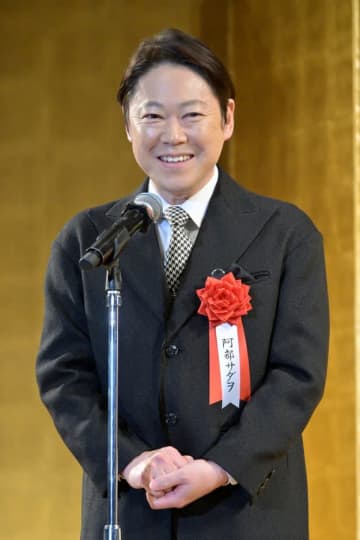 【あんぱん】「貴重なオフショットにもほどがある！」かつて親子役だった二人のオフショットに反響「その指のポーズは…」「みんなが願ってた2ショット」