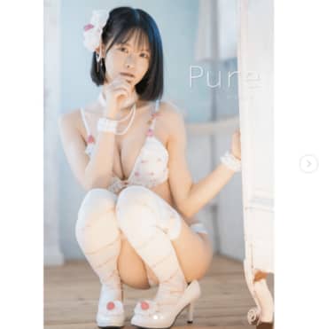 「悩殺ボディー」グラドル・山本栞、初写真集の表紙姿にファン大絶賛「尊い」「見てるだけで幸せになる」
