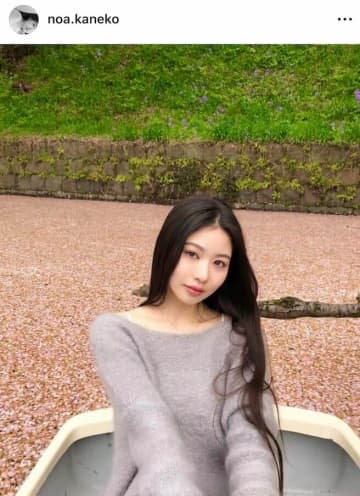 父はイケメン俳優...モデル金子のあ20歳、透明感あふれるショットに反響「可愛すぎる」「綺麗」