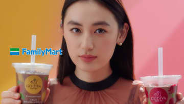 八木莉可子の恍惚な表情に注目！ファミマフラッペ新TVCM公開