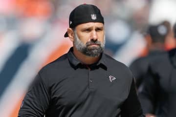 NFLがQBシェドゥーア・サンダースの電話番号漏えいをめぐり、ファルコンズとアルブリッチDCに罰金処分