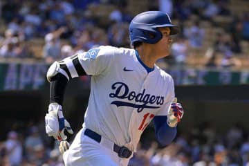 「痛めないか…」　大谷翔平の接触した右足に冷や汗、全力走塁で「怖い」「大丈夫？」と日本人
