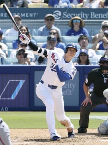 大谷が三塁打、ドジャース5連勝　鈴木4打数無安打、カブス敗れる