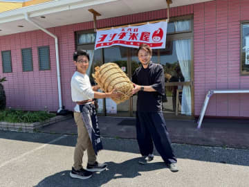 亀山温泉ホテル代表、鴇田 英将の挑戦「令和の虎」完全ALL達成の次は「令和の米騒動」に挑む!!~千葉県産ブランド米「粒すけ」1kg特典付きプランを販売開始~ 泊まることでご自身の生活を支え、地域も応援できる宿泊体験 「食べて、楽しみ、持ち帰る」今こそお米の価値を再認識しよう!!