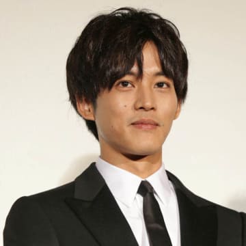 松坂桃李は「時代のニューリーダー」か？ ドラマ、映画と主演作が相次ぐワケ（金澤誠／映画ライター）