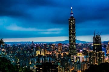 『台湾で何が起きているのか』義務兵役復活、市民が銃を学ぶ、避難用シェルター検索アプリ