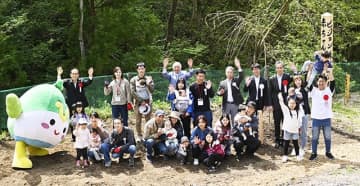 第39回ピジョン赤ちゃん誕生記念育樹式 開催「育児と育樹、心はひとつ」赤ちゃんのすこやかな成長を願う豊かな森づくり活動に2024年生まれの赤ちゃんと家族43組が参加