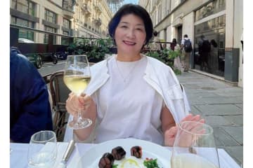 大公開！【中道あんさん】パリひとり旅のスナップ写真「絶品のディナーは…」