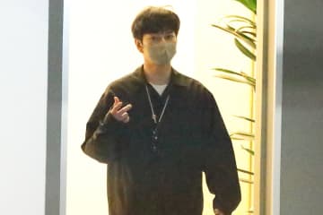 「髭を生やしていた時だね」41歳国民的アイドルの“無告知”地上波出演にネット騒然
