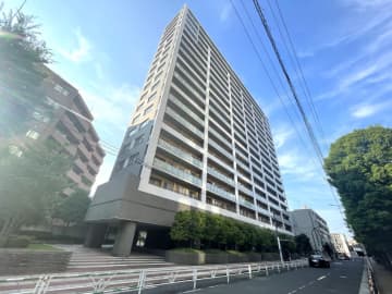 渋谷アインス 7階｜「渋谷」駅徒歩4分、利便性抜群の好立地ながら、静謐を湛えるエリア。24時間有人管理。収納充実・陽当たり良好な南東・南西角住戸。