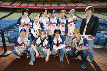 JO1がMLB「Japanese Heritage Night」で大熱狂のパフォーマンス披露！大谷翔平選手と同じフィールドに立ち大興奮