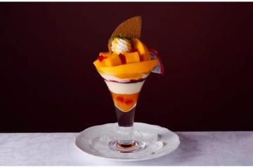 完熟マンゴーを使ったパフェが登場！「資生堂パーラー 銀座本店 サロン・ド・カフェ」で
