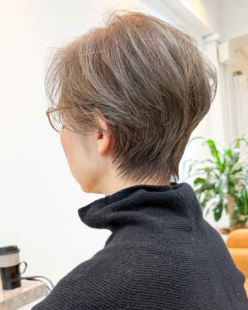 白髪を活かせる！【脱・白髪染めヘア】で大人の垢抜け♡