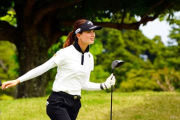クロスハンドからクロウに変えてプロ初V 青木香奈子の成長記録