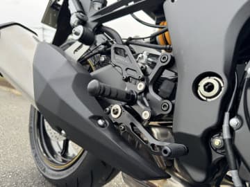 Ninja1100SXにSTRIKER新対応　注目のステップ＆リアフェンダー登場
