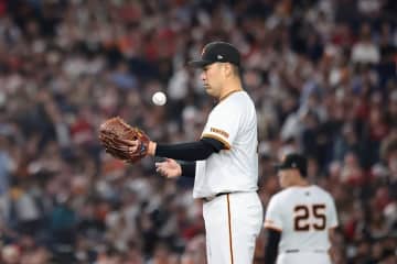 【巨人】田中将大が３回８安打３失点で降板　ベンチでの表情は曇ったまま…