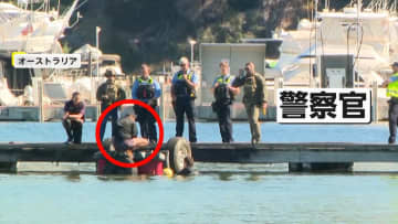 追い詰められて“まさかの行動”　交通事故容疑の逃走犯が車ごと桟橋から「ダイブ！」…川に逃げるも身柄確保　オーストラリア