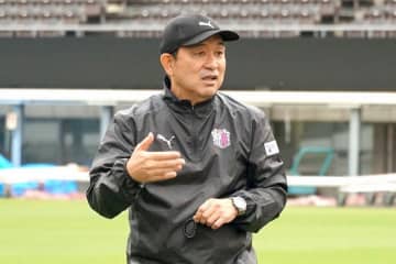 ｢最強チーム｣を率いる監督が語った｢難しさ｣、格上｢JFLチーム｣を破った監督が感じた｢勢い」【天皇杯出場へ｢サッカー界の異種格闘技戦｣で大波乱】(2)