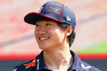 角田裕毅がマイアミGP前に地元NBAチームのレジェンドとまさかの交流！ 和食をほおばり、思わず“おかわり”要求も「超好み！本当に美味しい」