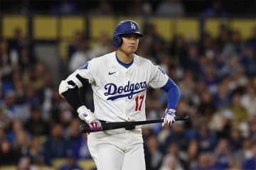 ドジャース戦で日本文化に米レポーター興味津々　売れっ子芸能人が着たシャツが「日本の象徴よ」