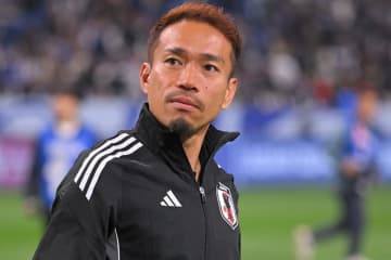 「正直、若手選手は気にしていない。長友選手がいるかどうかを考えている余裕なんてないはず」W杯戦士が持論を展開「『ベテランが必要』というのは外野の意見」【日本代表】