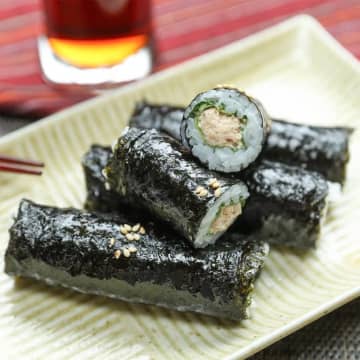 【いつものツナマヨおにぎりに飽きたらこれ】「子供も大喜び」「毎日食べたい」ツナののり巻き・おにぎりレシピ3選！