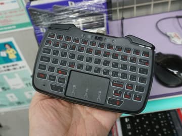 ゲームパッドとキーボードが合体！エアリアの2in1デバイス「DOUBLE×FACE」が発売