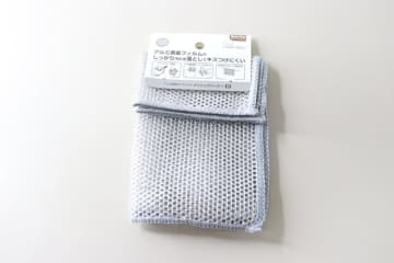 セリアさんこれで大丈夫？って侮ってゴメン！ペラ1枚なのに汚れ落ち抜群！家事も楽になるグッズ